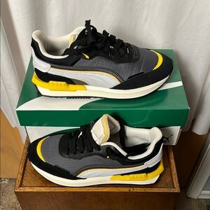 NWT Puma Boys City Rider Electric Jr Black and Yellow Sneakers Size 5